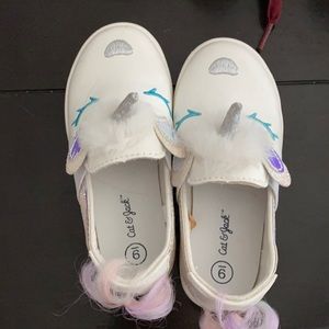 White slip on unicorn shoes 🦄 🦄